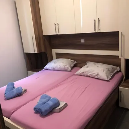 Appartamento Modern In A Quit Neighbourhood Makarska